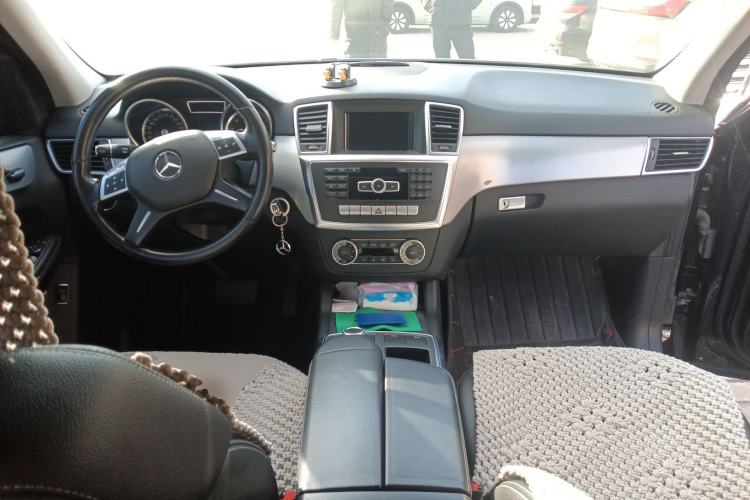 Used Mercedes-Benz M-Class 2012 ML 300 Center Console