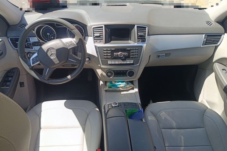 Used Mercedes-Benz M-Class 2012 ML 300 Center Console
