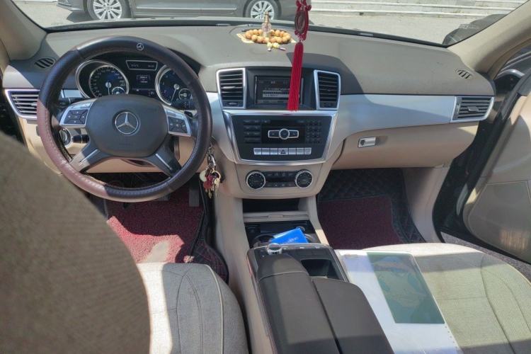 Used Mercedes-Benz M-Class 2012 ML 300 Center Console