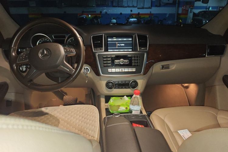 Used Mercedes-Benz M-Class 2012 ML 350 Sport Edition Center Console