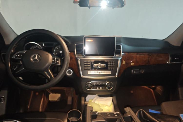 Used Mercedes-Benz M-Class 2012 ML 350 Sport Edition Center Console