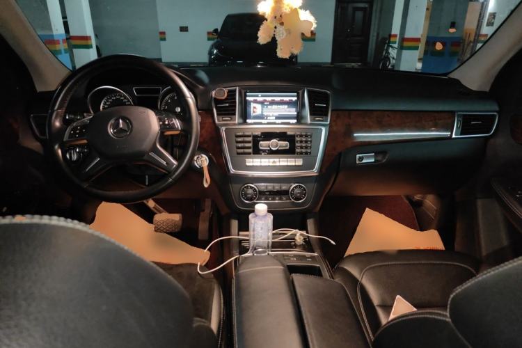 Used Mercedes-Benz M-Class 2012 ML 350 Sport Edition Center Console