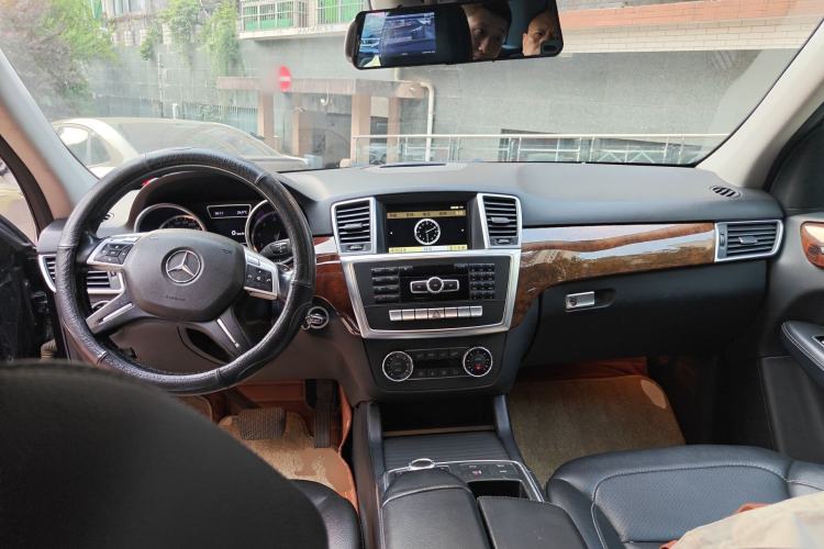 Used Mercedes-Benz M-Class 2012 ML 350 Sport Edition Center Console