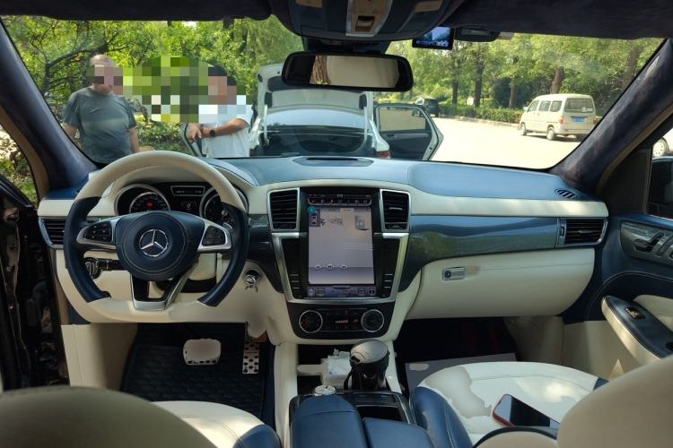 Used Mercedes-Benz M-Class 2012 ML 300 Center Console