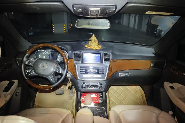 Used Mercedes-Benz M-Class 2012 ML 350 Luxury Edition Center Console