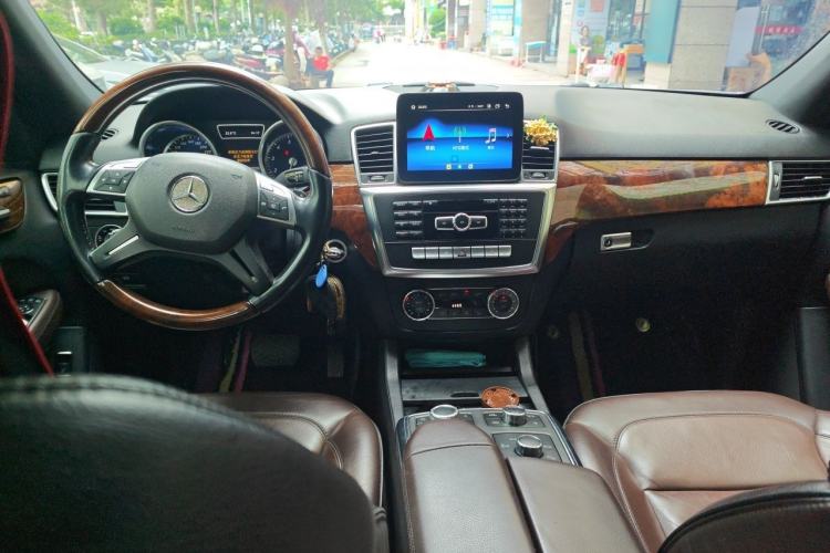 Used Mercedes-Benz M-Class 2012 ML 350 Sport Edition Center Console