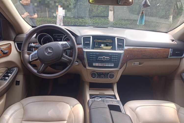 Used Mercedes-Benz M-Class 2012 ML 350 Sport Edition Center Console