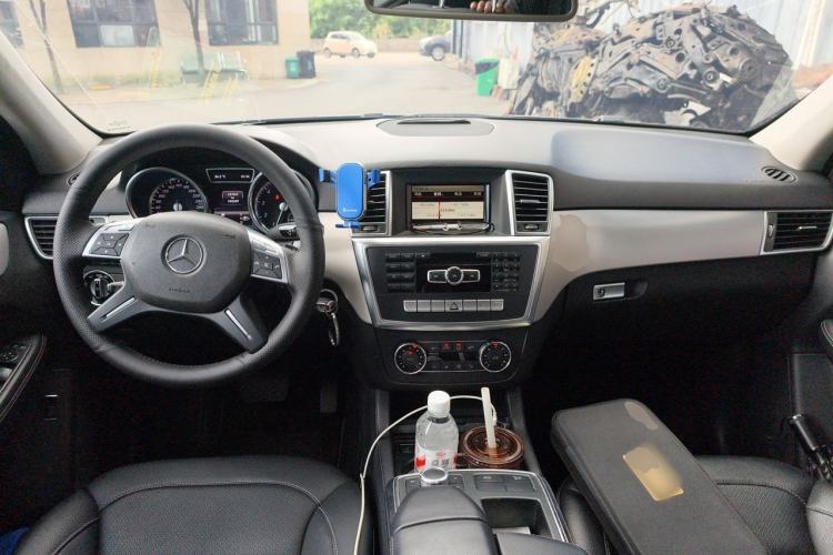 Used Mercedes-Benz M-Class 2012 ML 300 Center Console