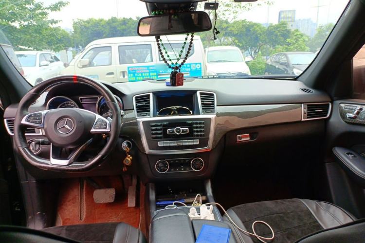 Used Mercedes-Benz M-Class 2012 ML 350 Luxury Edition Center Console