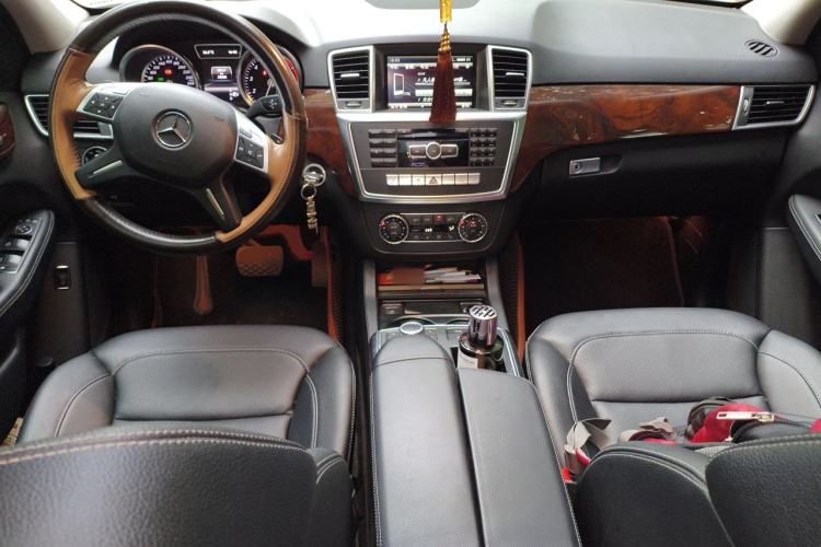 Used Mercedes-Benz M-Class 2012 ML 350 Sport Edition Center Console