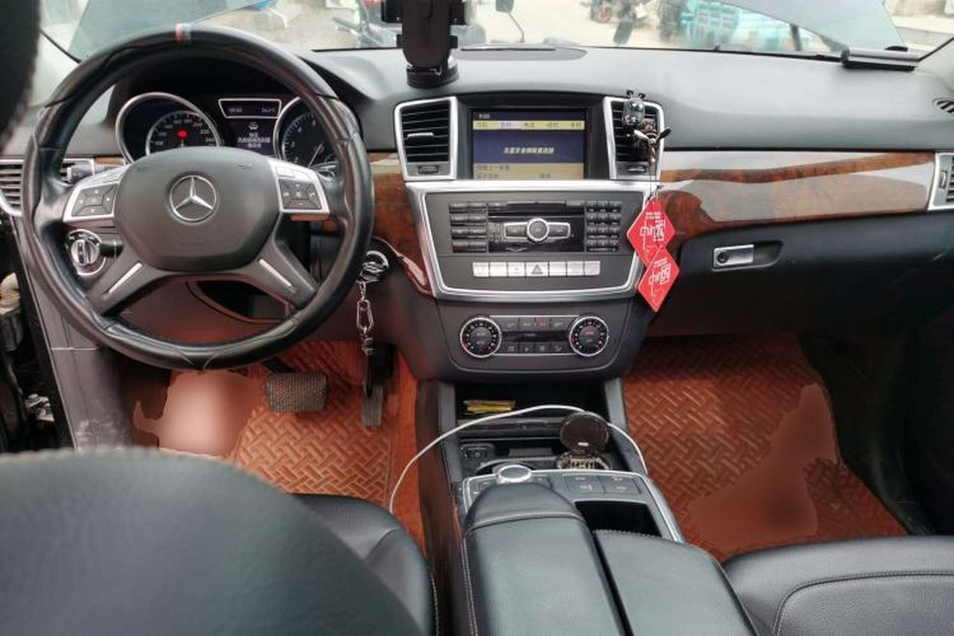 Used Mercedes-Benz M-Class 2012 ML 350 Sport Edition Center Console