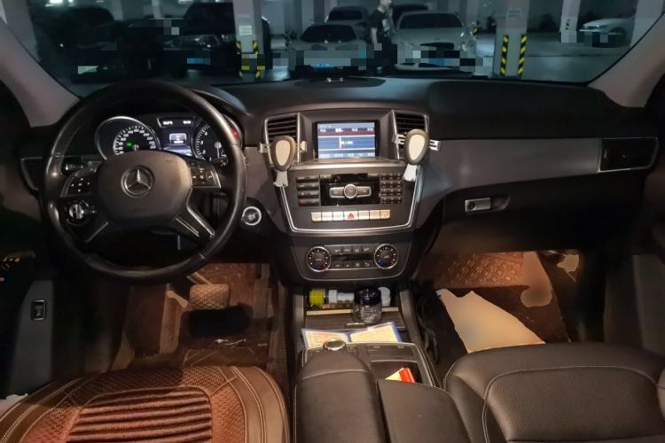 Used Mercedes-Benz M-Class 2012 ML 300 Center Console