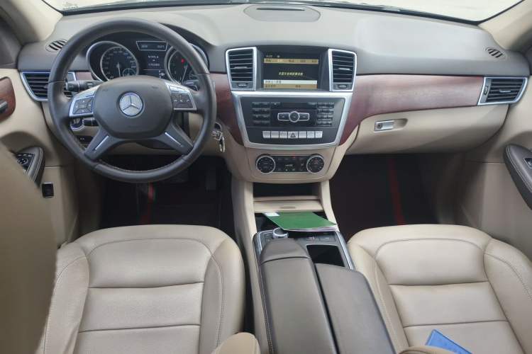 Used Mercedes-Benz M-Class  Center Console