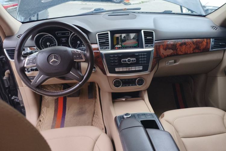 Used Mercedes-Benz M-Class 2012 ML 350 Sport Edition Center Console