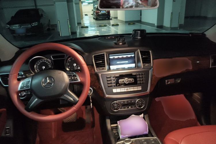 Used Mercedes-Benz M-Class 2012 ML 350 Sport Edition Center Console
