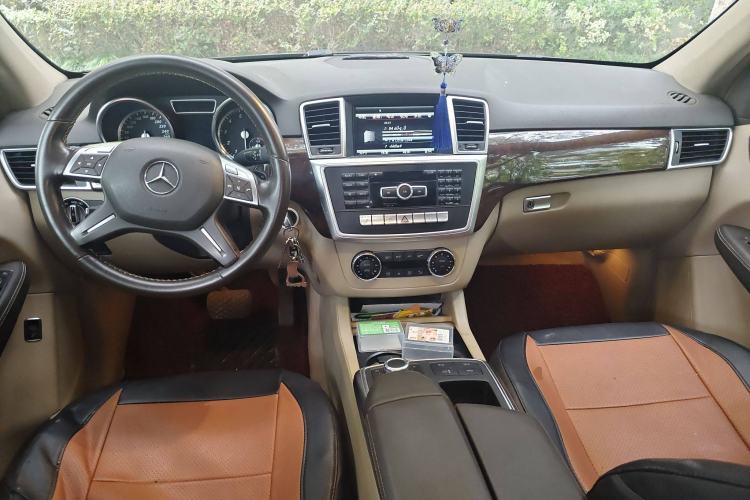 Used Mercedes-Benz M-Class 2012 ML 350 Sport Edition Center Console