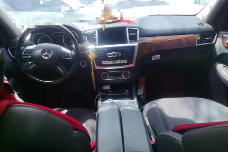 Used Mercedes-Benz M-Class 2012 ML 350 Luxury Edition Center Console