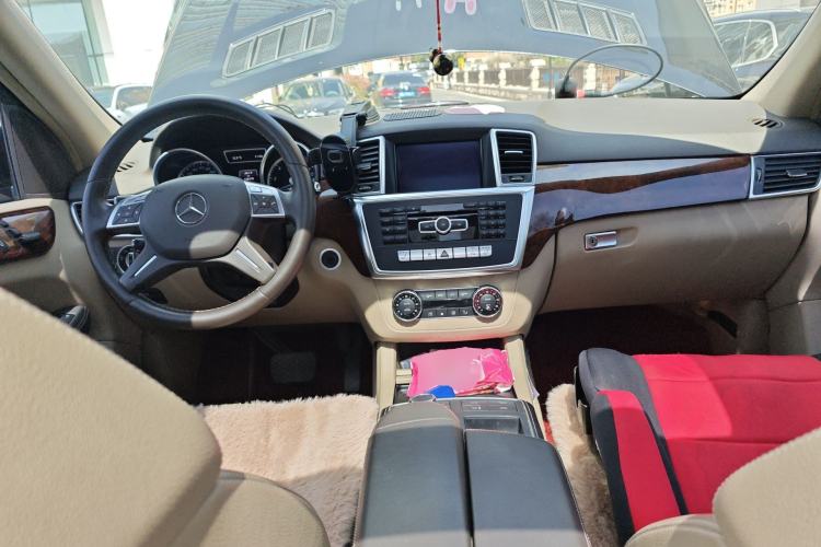 Used Mercedes-Benz M-Class 2012 ML 350 Sport Edition Center Console