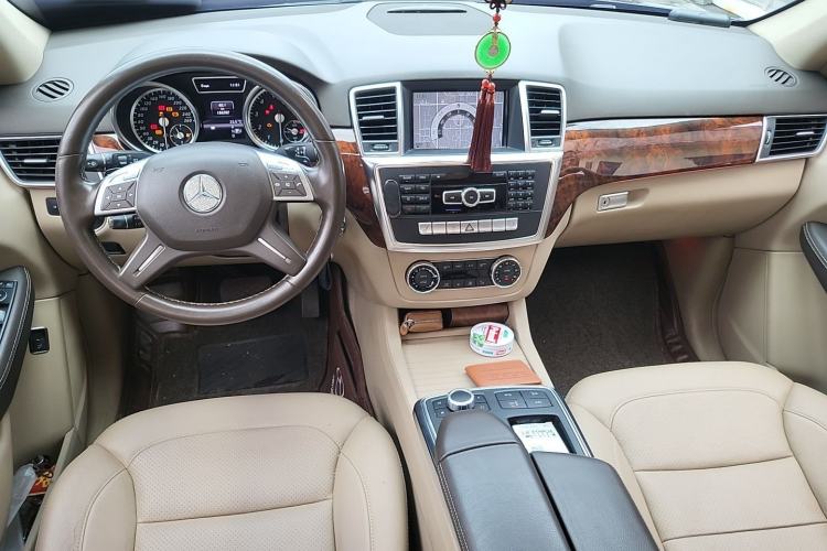 Used Mercedes-Benz M-Class 2012 ML 350 Sport Edition Center Console
