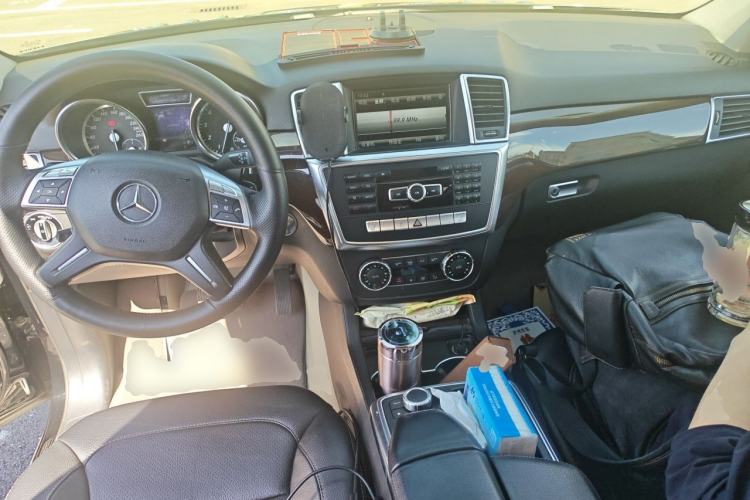 Used Mercedes-Benz M-Class 2012 ML 350 Luxury Edition Center Console