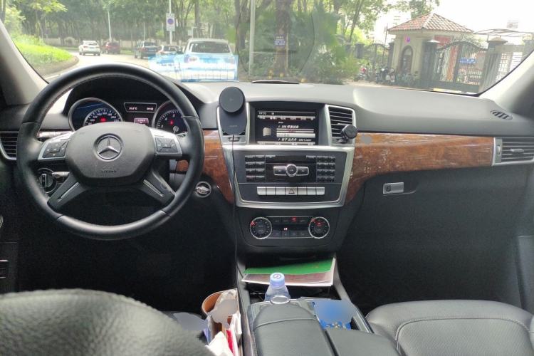 Used Mercedes-Benz M-Class 2012 ML 350 Sport Edition Center Console