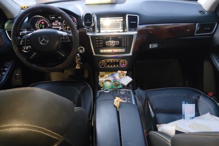 Used Mercedes-Benz M-Class 2012 ML 350 Luxury Edition Center Console