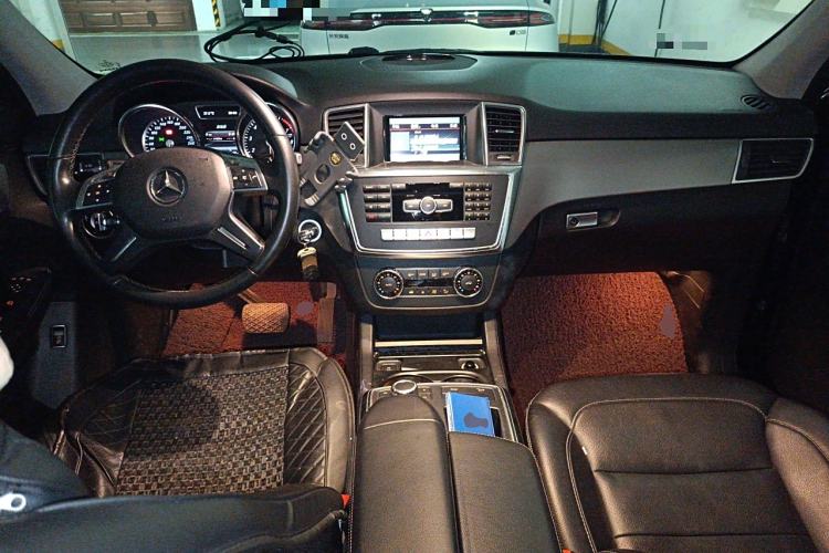 Used Mercedes-Benz M-Class 2012 ML 300 Center Console