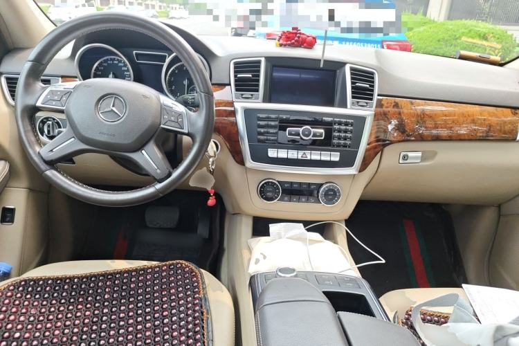 Used Mercedes-Benz M-Class 2012 ML 350 Sport Edition Center Console