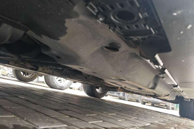 Used Mercedes-Benz M-Class 2012 ML 350 Luxury Edition Chassis Front Left
