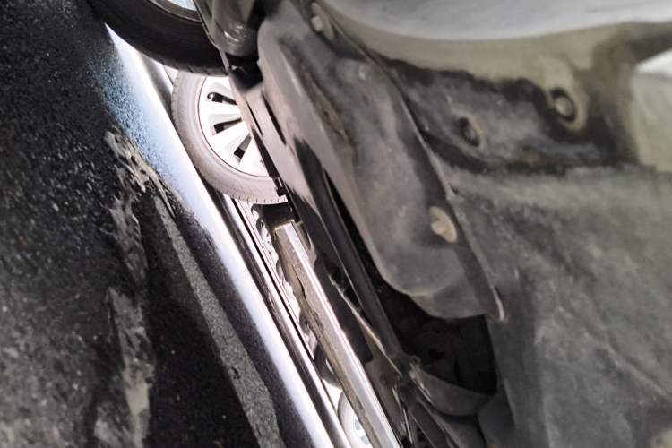 Used Mercedes-Benz M-Class 2012 ML 350 Sport Edition Chassis Front Left