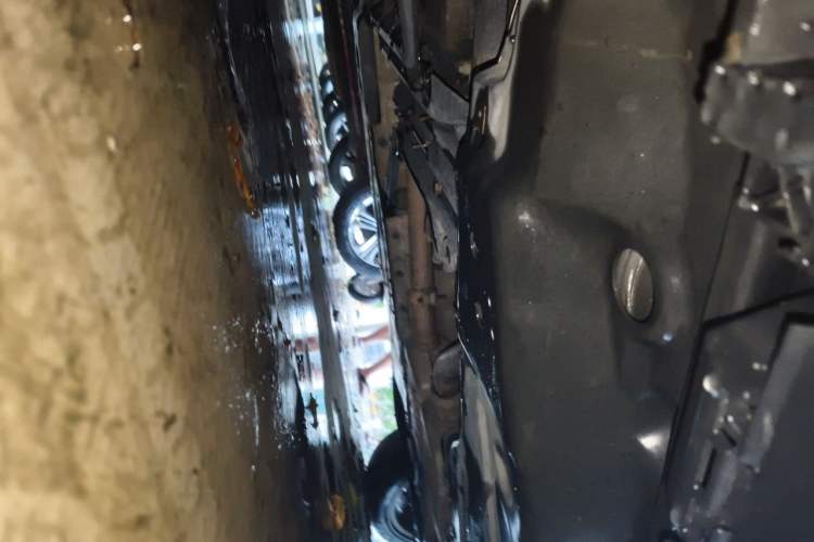 Used Mercedes-Benz M-Class 2012 ML 350 Luxury Edition Chassis Front Left