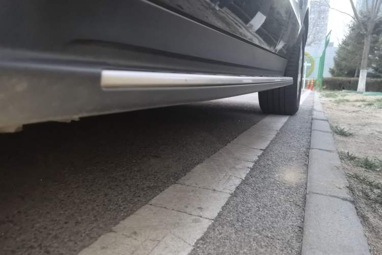 Used Mercedes-Benz M-Class 2012 ML 350 Luxury Edition Chassis Front Left