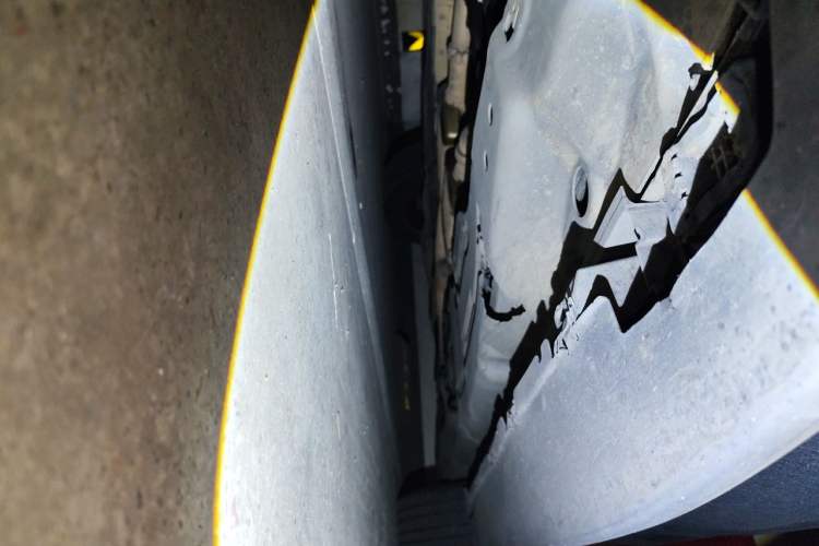 Used Mercedes-Benz M-Class  Chassis Front Left