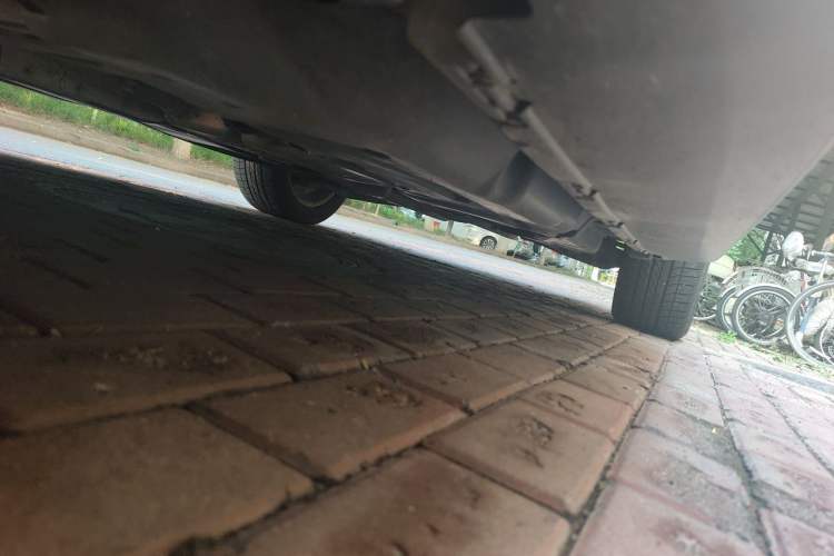 Used Mercedes-Benz M-Class 2012 ML 350 Sport Edition Chassis Front Left