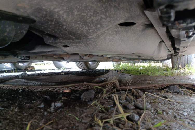 Used Mercedes-Benz M-Class 2012 ML 350 Luxury Edition Chassis Front Left