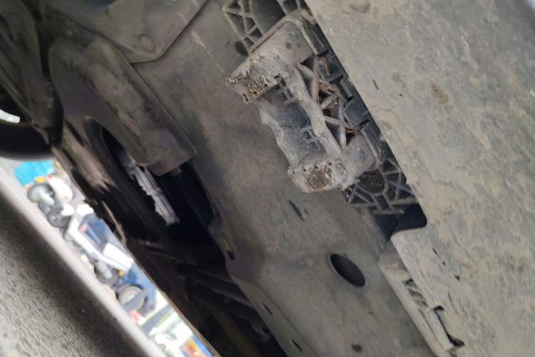 Used Mercedes-Benz M-Class 2012 ML 350 Sport Edition Chassis Front Left