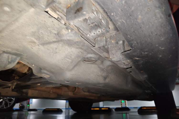 Used Mercedes-Benz M-Class 2012 ML 300 Chassis Front Left