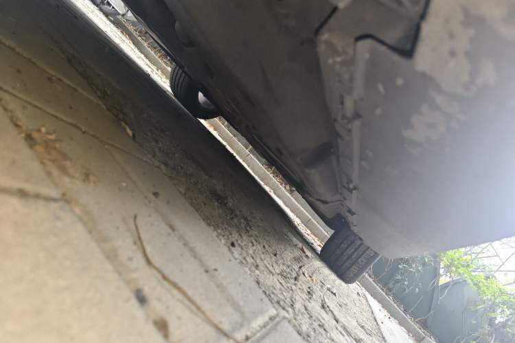 Used Mercedes-Benz M-Class 2012 ML 350 Sport Edition Chassis Front Left