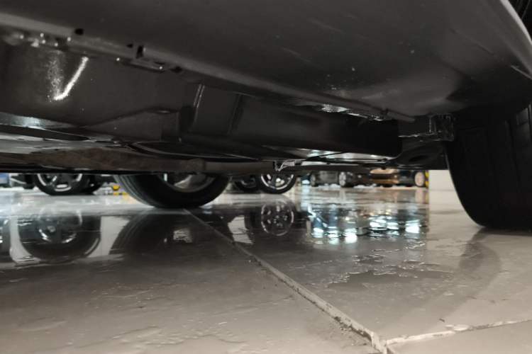 Used Mercedes-Benz M-Class 2012 ML 350 Sport Edition Chassis Front Left