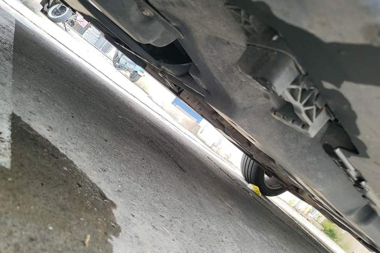 Used Mercedes-Benz M-Class 2012 ML 350 Sport Edition Chassis Front Left