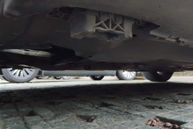 Used Mercedes-Benz M-Class 2012 ML 350 Sport Edition Chassis Front Left
