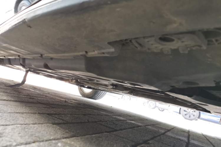 Used Mercedes-Benz M-Class 2012 ML 350 Luxury Edition Chassis Front Right