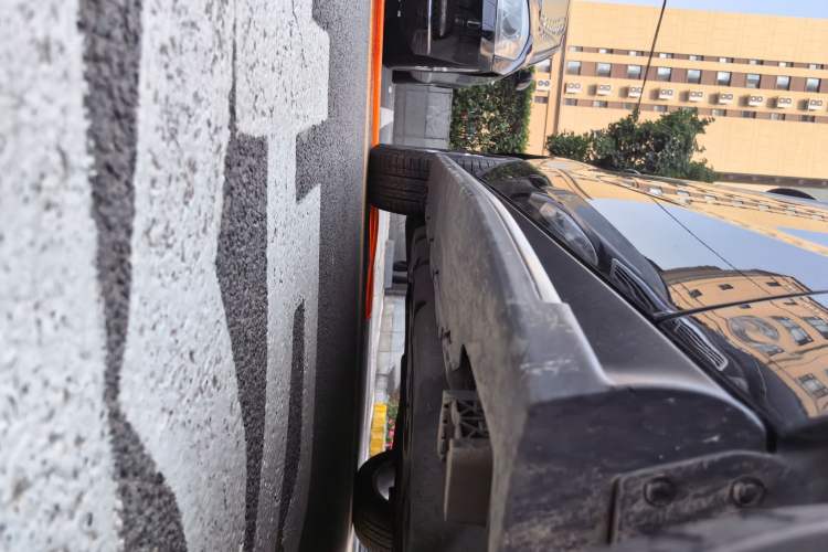 Used Mercedes-Benz M-Class 2012 ML 350 Luxury Edition Chassis Front Right