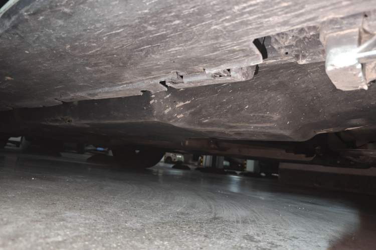 Used Mercedes-Benz M-Class 2012 ML 350 Sport Edition Chassis Front Right