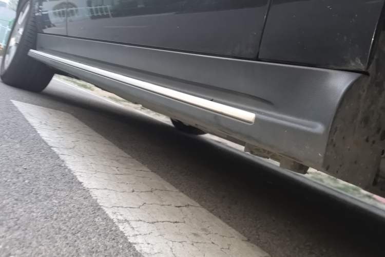 Used Mercedes-Benz M-Class 2012 ML 350 Luxury Edition Chassis Front Right