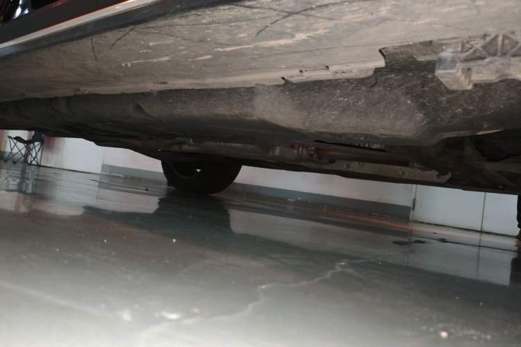 Used Mercedes-Benz M-Class 2012 ML 350 Luxury Edition Chassis Front Right