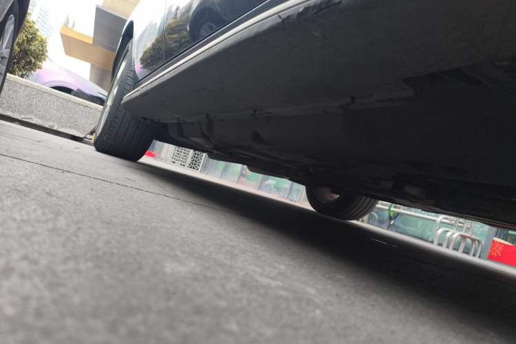 Used Mercedes-Benz M-Class 2012 ML 350 Luxury Edition Chassis Front Right