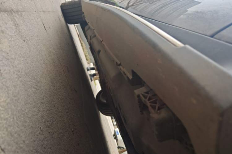 Used Mercedes-Benz M-Class 2012 ML 350 Luxury Edition Chassis Front Right