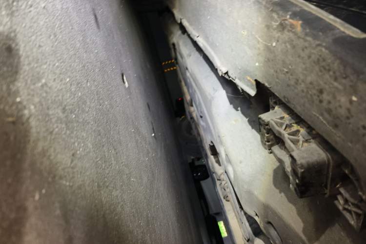 Used Mercedes-Benz M-Class 2012 ML 350 Luxury Edition Chassis Front Right
