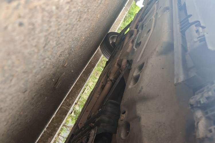 Used Mercedes-Benz M-Class 2012 ML 350 Sport Edition Chassis Front Right